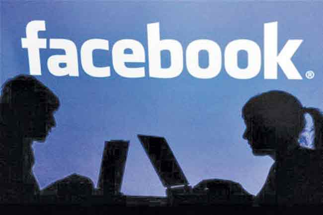 Facebook Scam: फेसबुक अकाऊंट हॅक करून महिलांना गंडा