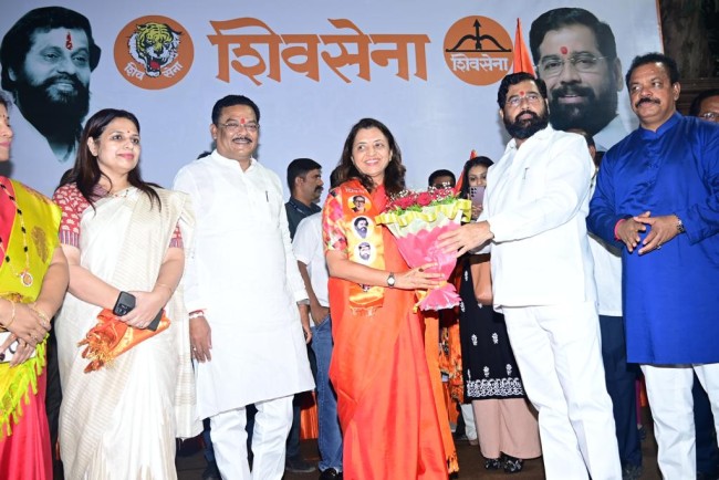 Manisha Kayande: अखेर मनिषा कायंदे यांचा शिवसेनेत प्रवेश! म्हणाल्या…कचऱ्यातून….