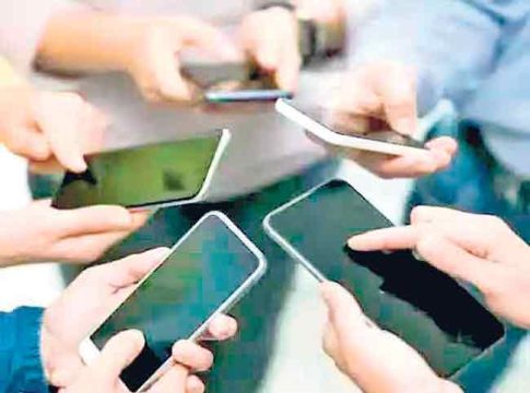 Union Budget 2024 : नव्या अर्थसंकल्पात मोबाईल, इलेक्ट्रॉनिक वस्तूंसह 'या' गोष्टी स्वस्त