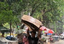 मुंबई-ठाण्यात पावसामुळे नागरिकांची तारांबळ; दिवाळीच्या खरेदीला मोठा फटका!