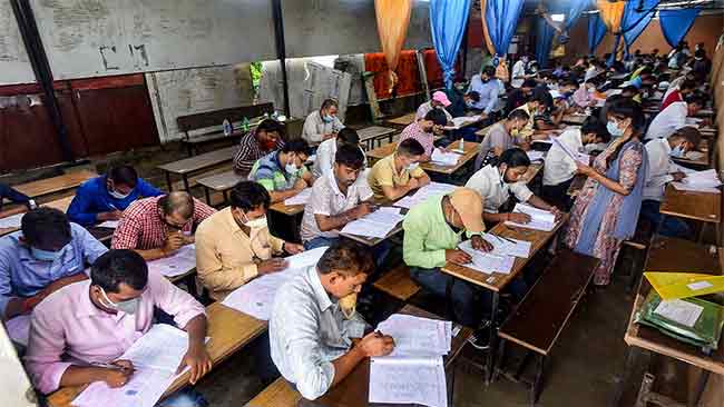 Education Department : खुशखबर! आता ‘या’ प्रवर्गातील विद्यार्थ्यांना महाविद्यालयीन शुल्क माफ