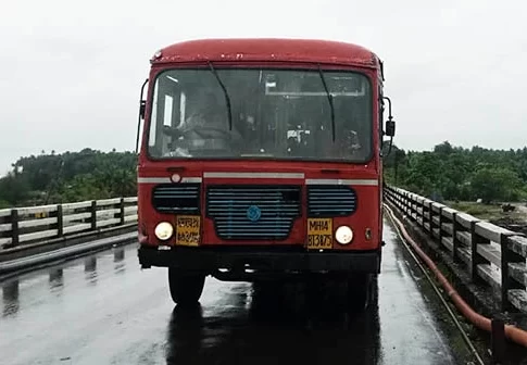 ST : अखेर लाल परी साळाव पुलावरुन धावली!