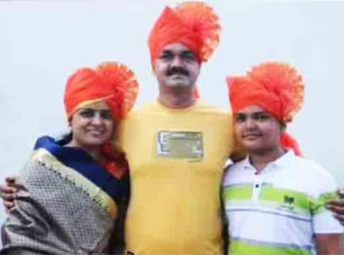 Santosh Shinde : खोट्या गुन्ह्यामध्ये अडकवल्याने अर्जुन उद्योग समूहाचे संतोष शिंदेंची कुटुंबासह आत्महत्या