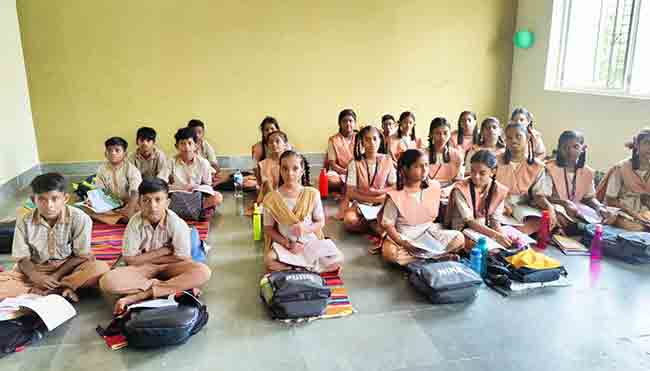 My BMC : रोषणाई आणि रंगरंगोटीसाठी कोट्यवधी रुपये उधळणा-या मुंबई महापालिकेच्या शाळांमध्ये ‘स्वच्छतेची ऐशीतैशी’!