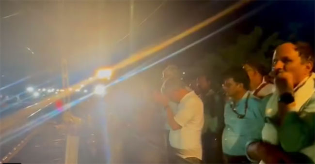 ओडिशातील अपघाताच्या ५१ तासानंतर रेल्वेसेवा पुर्ववत, रेल्वेमंत्र्यांनी जोडले हात