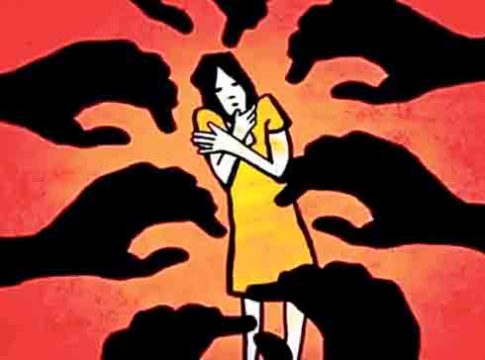 Mumbai Police : मुंबई पोलिसांचे असेही प्रताप! पीडितेवर सामूहिक अत्याचार, लग्न मोडले; तरीही पोलिसांची आरोपींना क्लीन चिट!