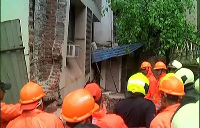 Vidyavihar Building Collapse : विद्याविहार इमारत दुर्घटनेतील दोघांचा उपचारादरम्यान मृत्यू