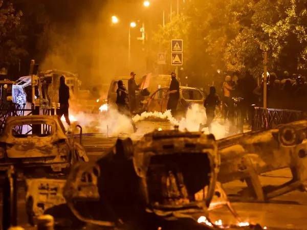 Paris Violence: फ्रान्समध्ये हिंसाचारात ८७५ आंदोलकांना अटक