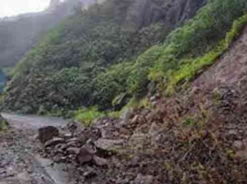Aambenali ghat : आंबेनळी घाट वाहतुकीसाठी १५ दिवस बंद