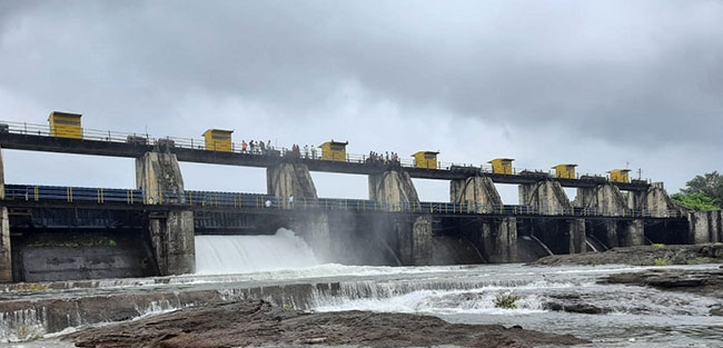 Pune News : पुणेकरांसाठी आनंदवार्ता! पाणीपुरवठा करणाऱ्या धरणात मोठ्या पटीने वाढ