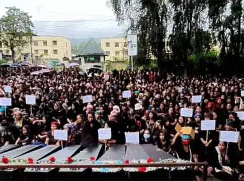 Manipur Violence : मणिपूरमध्ये आणखी दोन तरुणींवर जमावाकडून अत्याचार करून निर्घृण हत्या