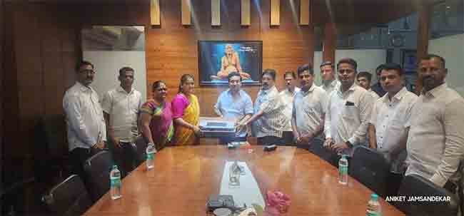 Nitesh Rane: नितेश राणे यांच्या हस्ते संगणक वाटप