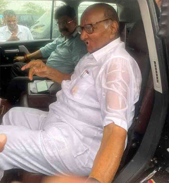शरद पवार यांची पुण्यातील सभा रद्द; अवकाळी पावसाचा महाविकास आघाडीला फटका