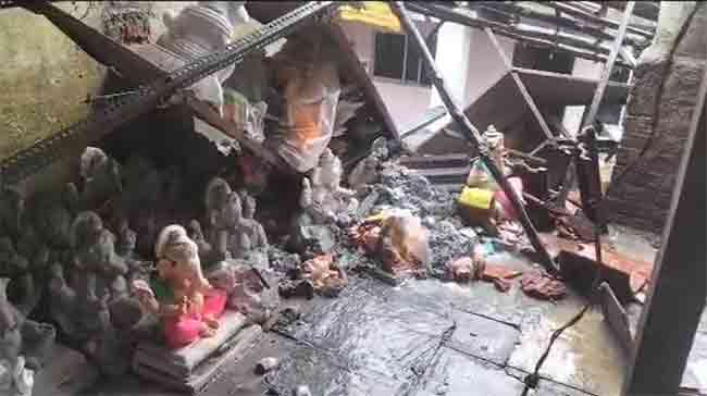Arpit kala kendra : मुसळधार पावसामुळे कळवे येथील अर्पित कला केंद्राचे नुकसान