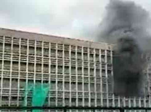 Delhi AIIMS Hospital Fire : दिल्लीतील एम्स रुग्णालयाला भीषण आग