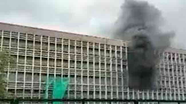 Delhi AIIMS Hospital Fire : दिल्लीतील एम्स रुग्णालयाला भीषण आग