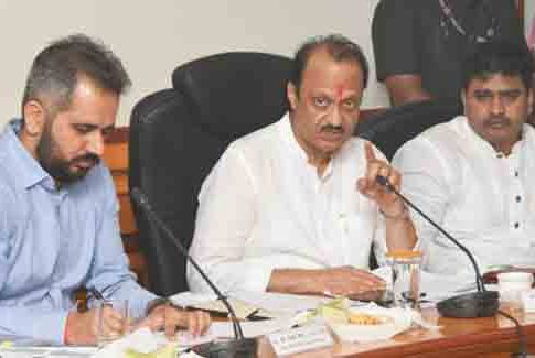 पिंपरी-चिंचवड शहरातील विविध विकास कामांचा उपमुख्यमंत्री अजित पवार यांनी घेतला आढावा