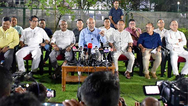Manipur : मणिपूर सरकारचा पाठिंबा मित्रपक्षाने काढला