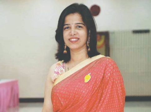 कार्यक्रम घडवणारी ‘अनुश्री’