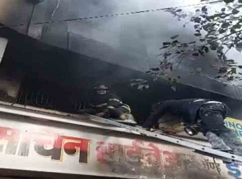 रक्षाबंधनच्या दिवशी दुकानाला आग लागून एकाच कुटुंबातील चौघांचा मृत्यू