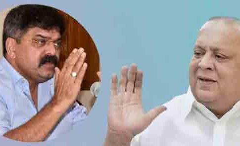 Jitendra Awhad vs Hasan Mushrif : 'मी नाय त्यातली.. म्हणणा-या आव्हाडांना लोकच कोल्हापुरी पायताणाने हाणतील'