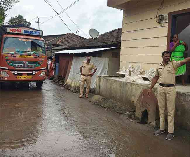 Pen Traffic : पेणमध्ये वाहतूक कोंडी दूर करण्यासाठी दादर सागरी पोलिसांचा मास्टर प्लॅन