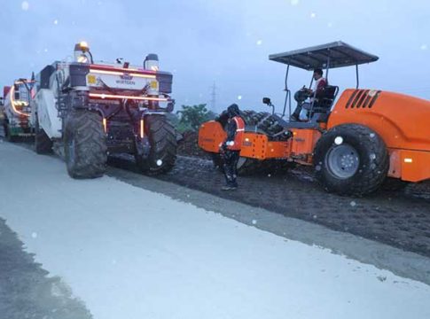 सार्वजनिक बांधकाम मंत्री रविंद्र चव्हाण यांच्याकडून मुंबई-गोवा महामार्गाची पाहणी