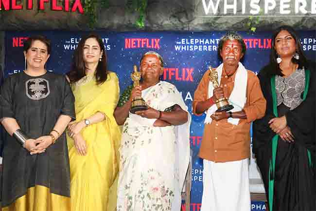 The Elephant Whisperers : ऑस्कर विजेत्या ‘द एलिफंट व्हिस्परर्स’च्या आदिवासी जोडप्याचे निर्मात्यांवर आरोप