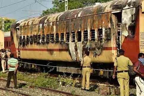 Train Fire : तामिळनाडूत एक्स्प्रेसला लागलेल्या आगीत नऊ प्रवाशांचा मृत्यू