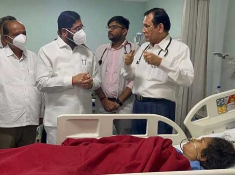 मुख्यमंत्री एकनाथ शिंदेंनी कळवा रुग्णालयाला दिली भेट