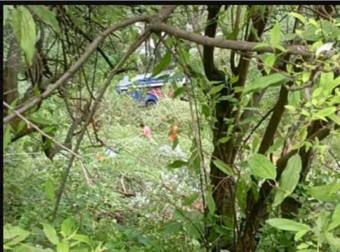 उत्तराखंडमध्ये भाविकांची बस दरीत कोसळली, ६ जणांचा मृत्यू