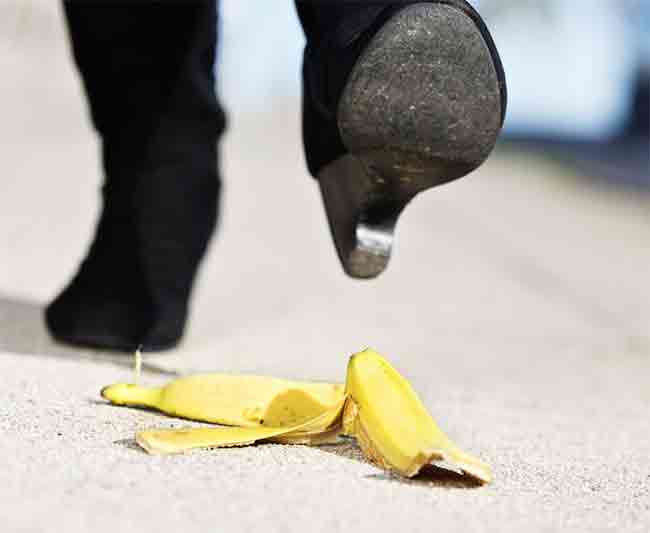 Banana Peel: केळ्याची साल फेकून देताय? थांबा! जाणून घ्या ‘हे’ दोन अत्यंत महत्त्वाचे फायदे