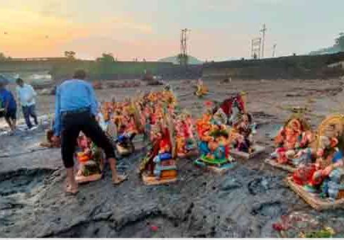 Ganesh Immersion : मुरूड एकदरा व मजगाव खाडीतून २११ बाप्पांचे श्री सदस्यांनी केले पुनर्विसर्जन...