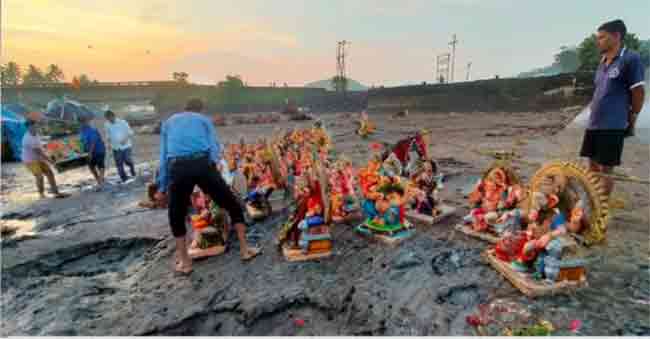 Ganesh Immersion : मुरूड एकदरा व मजगाव खाडीतून २११ बाप्पांचे श्री सदस्यांनी केले पुनर्विसर्जन…