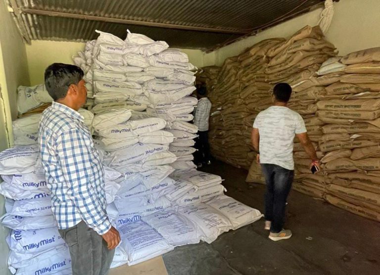 सिन्नर तालुक्यात भेसळयुक्त दूध बनवणा-या डेअरीचा पर्दाफाश