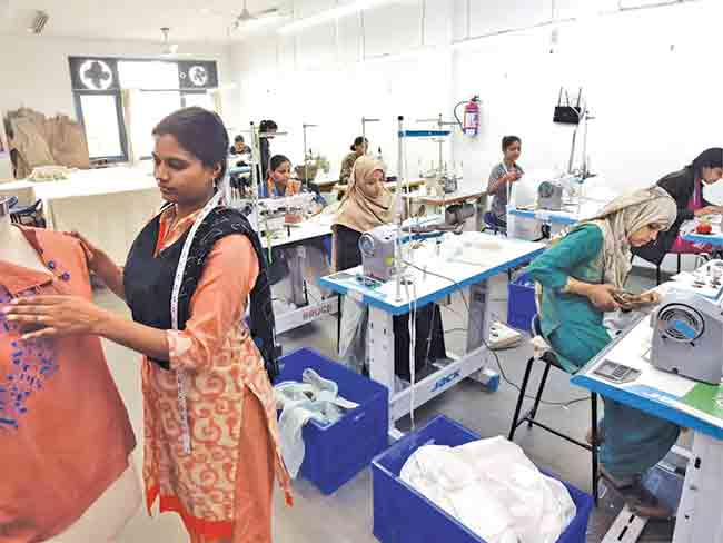 Schemes : उद्योगांना प्रोत्साहन देणाऱ्या विविध योजना…