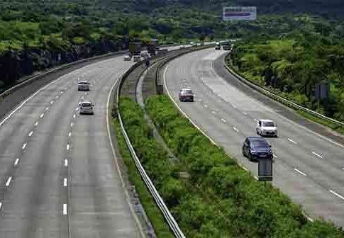 Mumbai-Pune Expressway : सुस्साट वाहनचालकांवर काढला जालीम तोडगा!