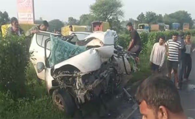 Accident : नाशिकमध्ये कार-कंटेनरचा भीषण अपघात; धुळ्याच्या नगरसेवकासह चौघांचा मृत्यू