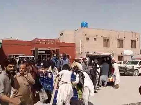 Pakistan News : पाकिस्तानातून खळबळजनक बातमी! ईदच्या मिरवणुकीत आत्मघातकी स्फोट