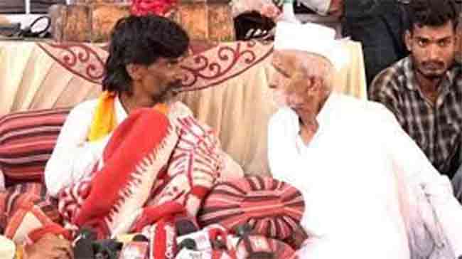 Sambhaji Bhide : संभाजी भिडे मनोज जरांगेंच्या भेटीसाठी अंतरवाली सराटी गावात…