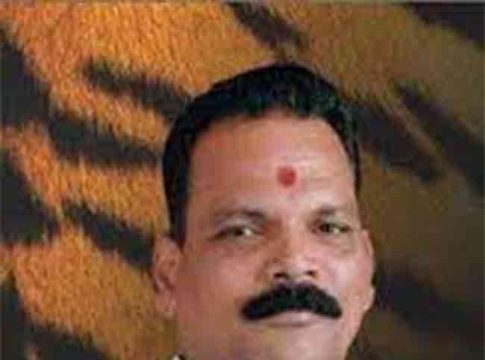 Thackeray Group : ठाकरे गटाच्या माजी नगरसेवकाची रेल्वेखाली आत्महत्या