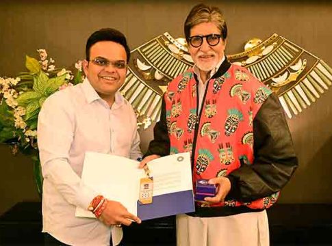 Golden Ticket : क्रिकेटप्रेमी बिग बींना वर्ल्ड कपचं गोल्डन तिकीट