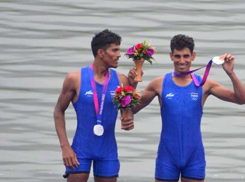 Asian Games 2023: आशियाई गेम्समध्ये भारताने खाते खोलले, आधी नेमबाजीत नंतर रोईंगमध्ये रौप्य पदक