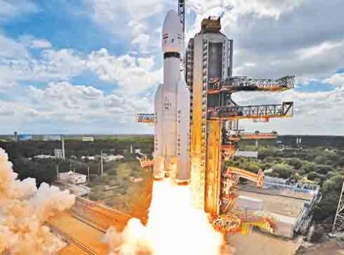 Indian Scientists : उंच भरारी