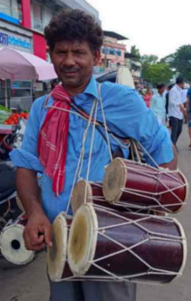 गणरायाच्या आरतीला ढोलकी ची साथ