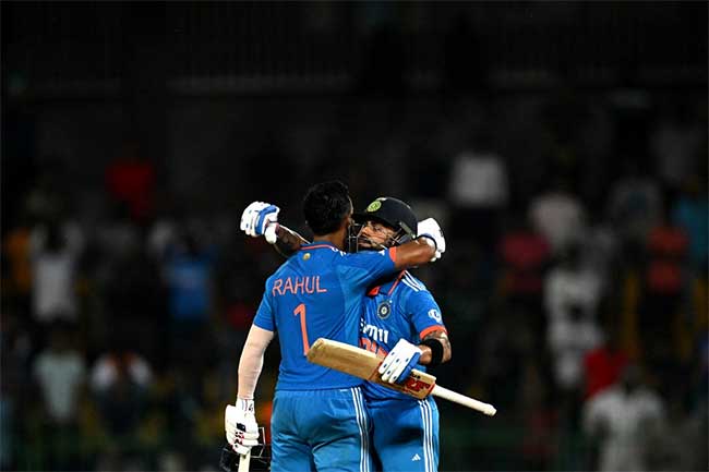 IND Vs PAK: कोहली, राहुलची शानदार शतके, पाकिस्तानसमोर ३५७ धावांचे आव्हान