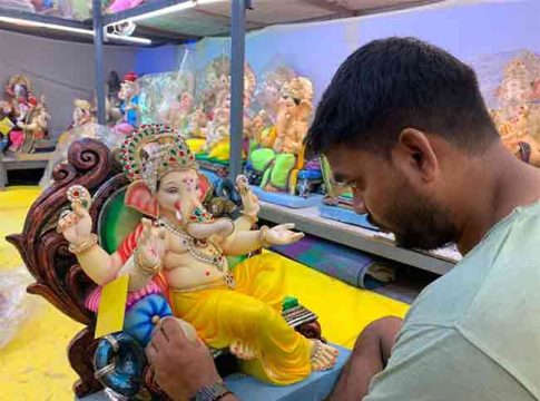 शाडूच्या मूर्तीना भक्तांकडून पसंती