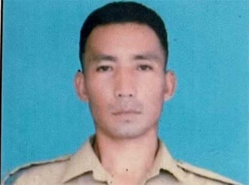 घरातून केले अपहरण, डोक्यात मारली गोळी, मणिपूरमध्ये सुट्टीवर आलेल्या जवानाची हत्या