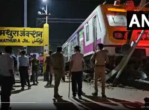 Mathura Train Accident : मथुरेत रेल्वेला अपघात, ट्रॅक सोडून प्लॅटफॉर्मवर चढली ट्रेन