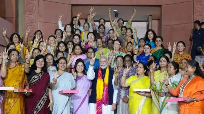 Women Reservation Bill: नारी शक्ती वंदन कायद्याला राष्ट्रपतींची मंजुरी
